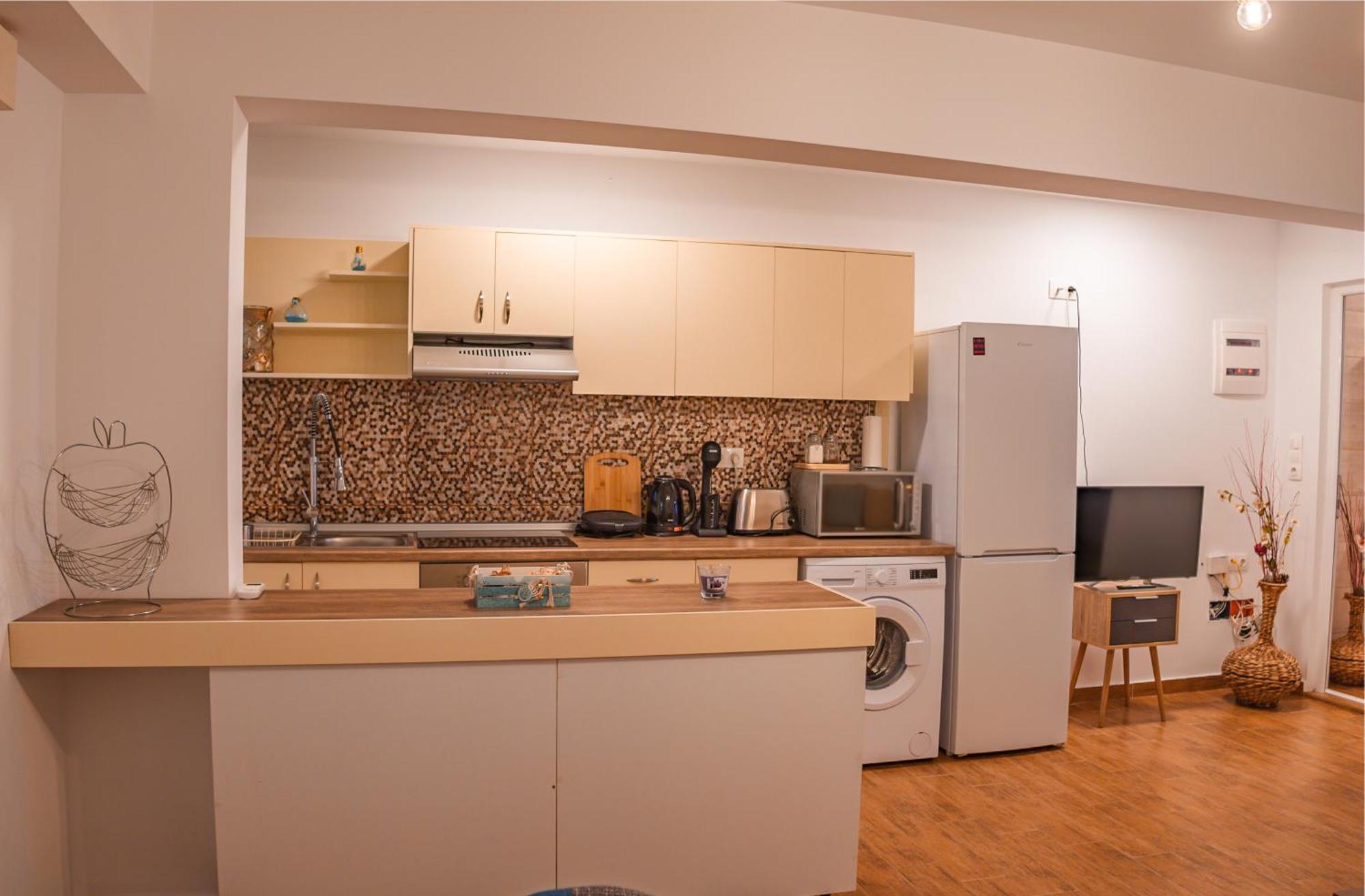Apartment Helios Red & Blue *